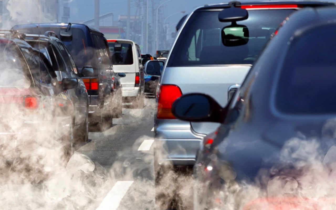 Kiek stipriai jūsų pasirinkimui pirkti naują automobilį įtaką daro jo ekologiškumo rodikliai (CO2 emisija, gamybos tvarumas)?